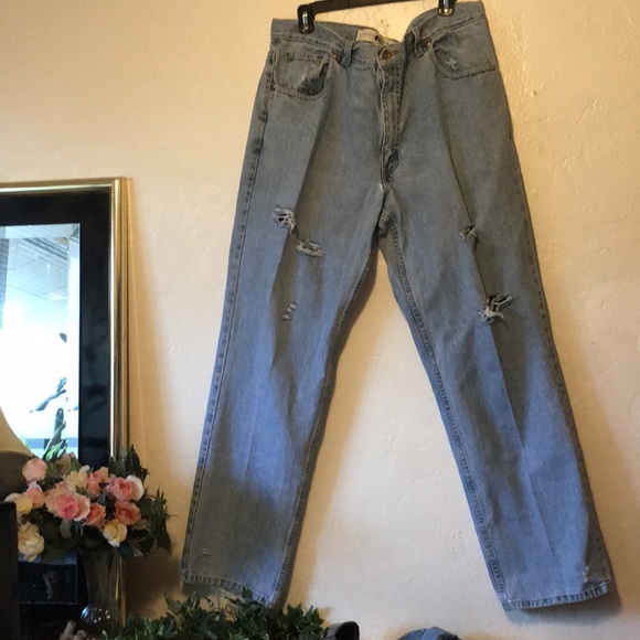 Distressed Arizona Jeans - Picture 2 of 8